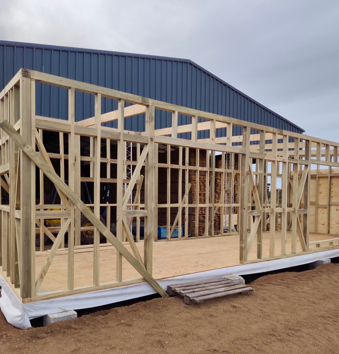 Proceso de construcción de una casa modular Kenobi